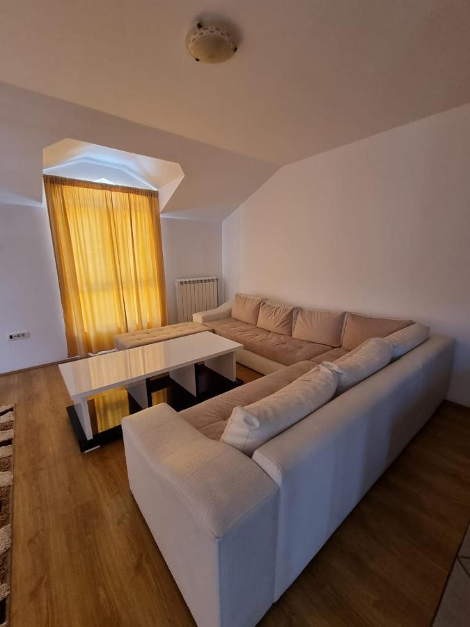 Apartmani Selektor 비옐로폴레 외부 사진