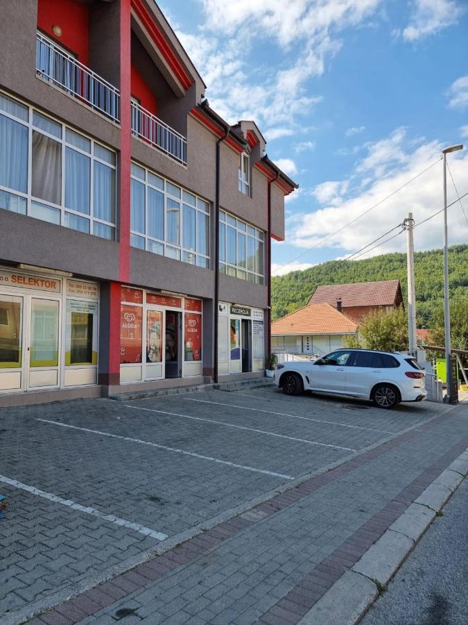 Apartmani Selektor 비옐로폴레 외부 사진