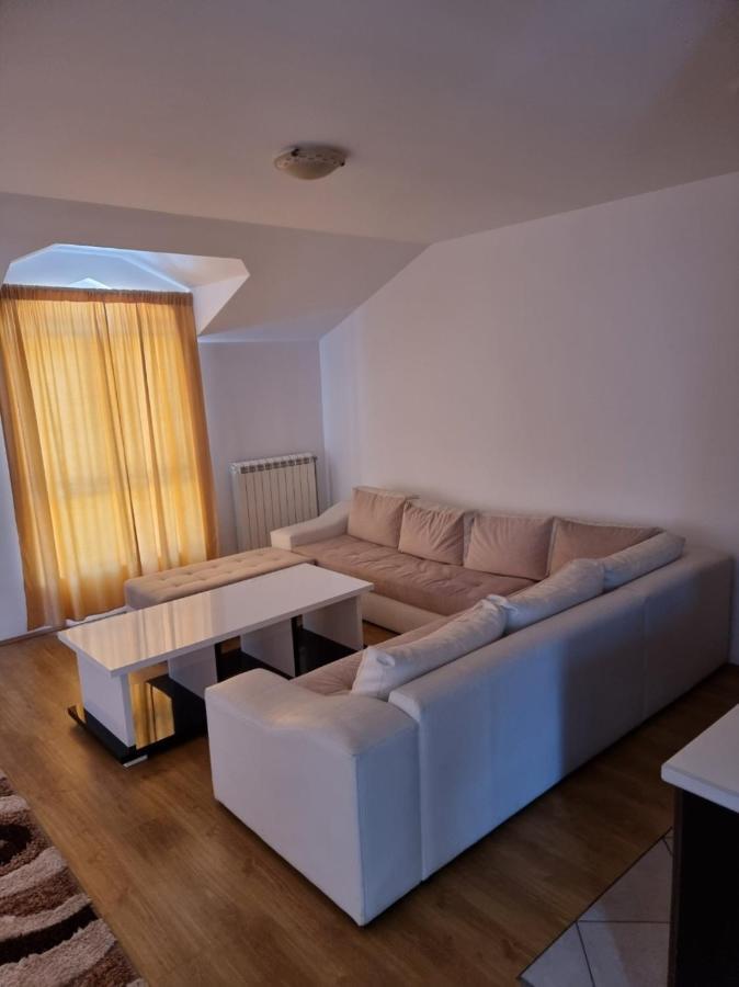 Apartmani Selektor 비옐로폴레 외부 사진